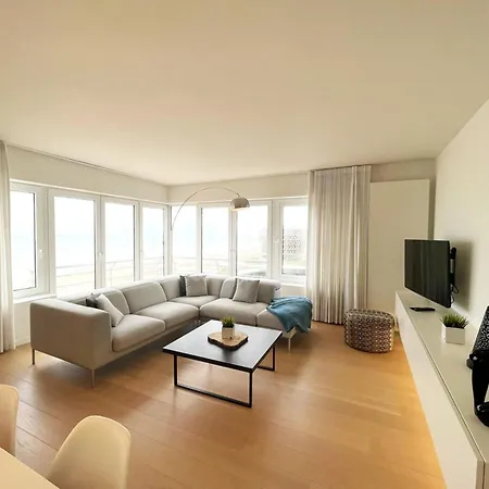 By The Sea Dike Apartment