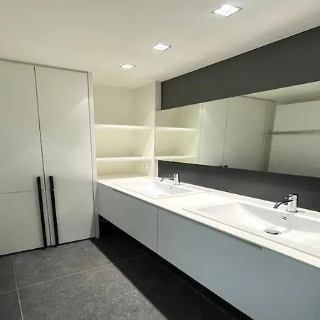 By Epernay Square With Sea View Daire