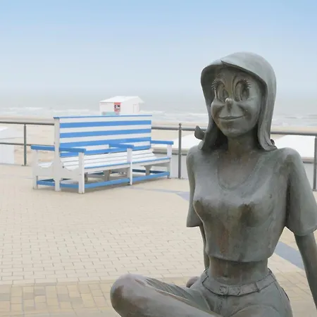 By Epernay Square With Sea View Daire