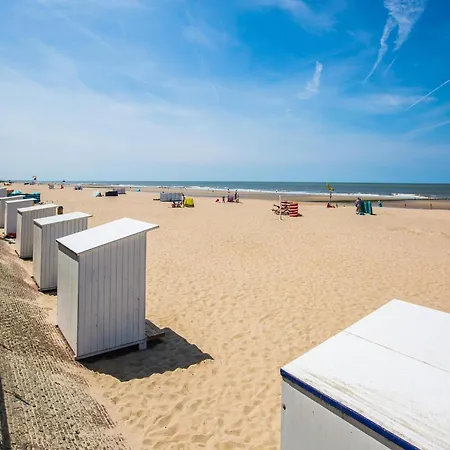 By Epernay Square With Sea View Middelkerke