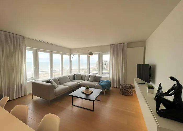 By Epernay Square With Sea View Apartment