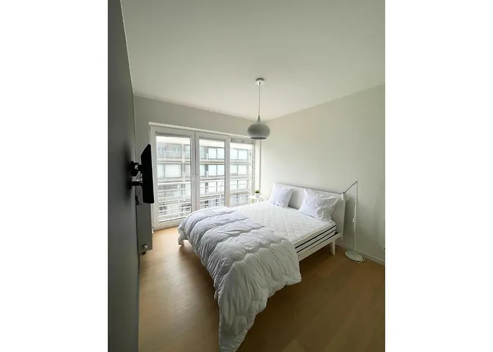 By Epernay Square With Sea View Apartment