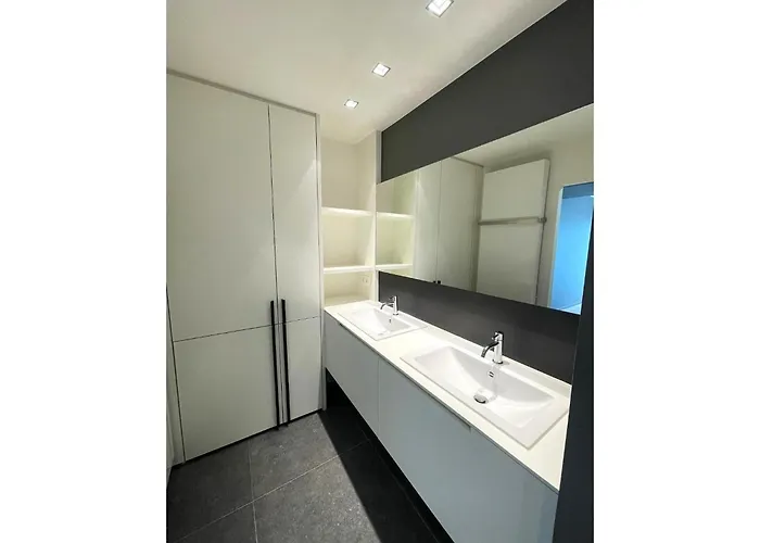 By Epernay Square With Sea View Apartment *