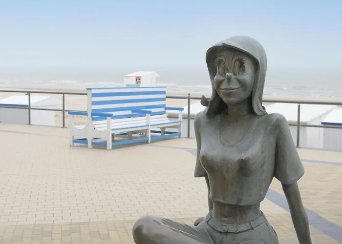 By Epernay Square With Sea View