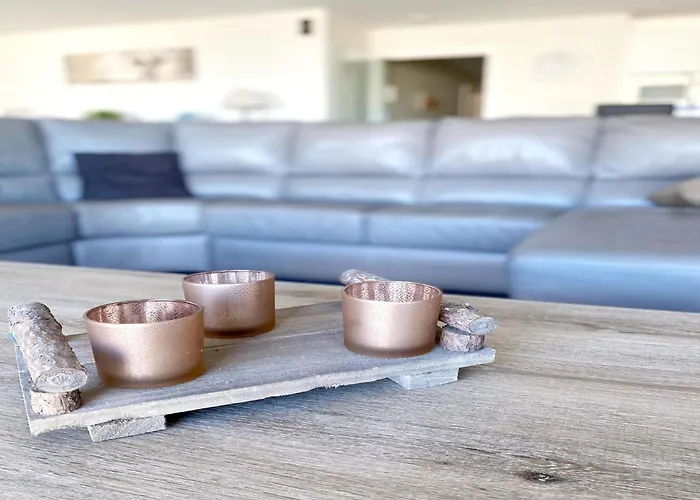 By Epernay Square With Sea View